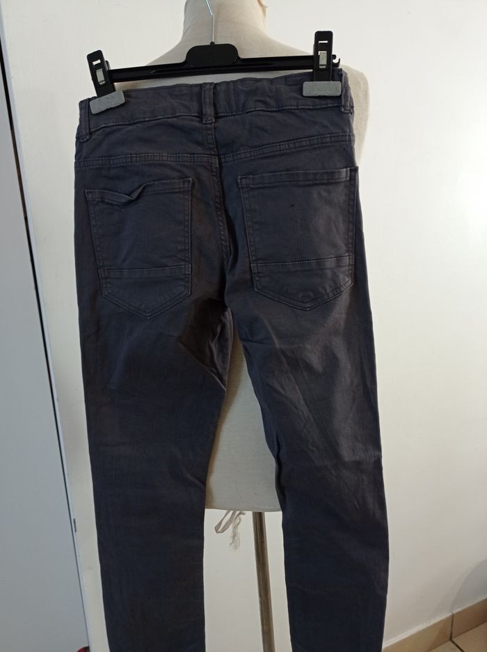 pantalon gris kiabi  10 ans réf 969 D13