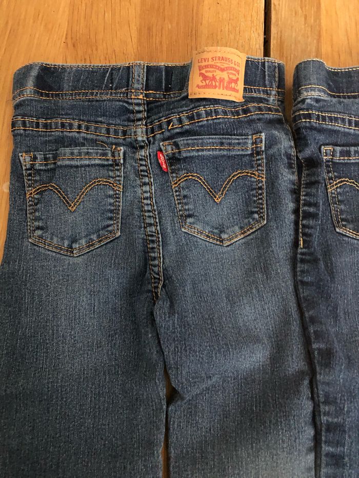 Lot 2 jeans Levi’s taille 24 mois - photo numéro 3
