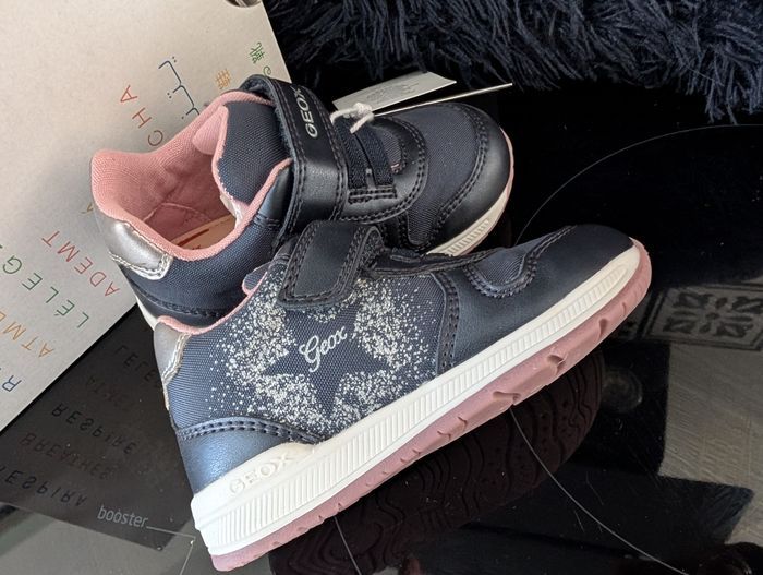 Baskets fille. Taille 22. Semelle intérieure en cuir. Neuf. Geox - photo numéro 7