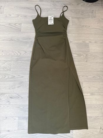 Robe avec fente 