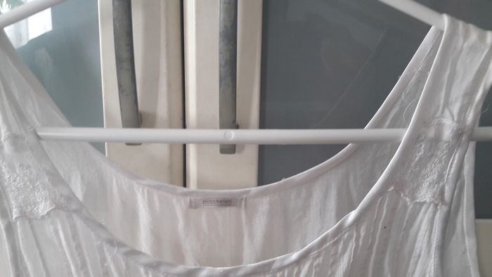 Top blanc avec dentelle - photo numéro 2