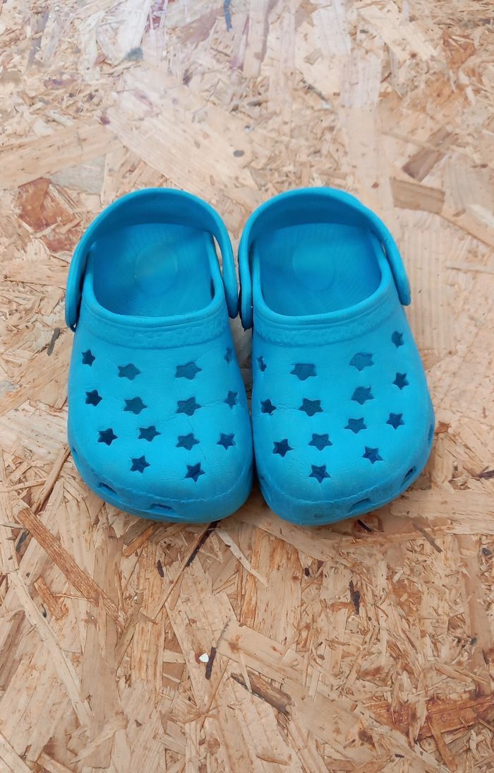 Crocs 23