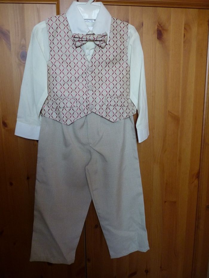 Ensemble beige 4 Pièces 4 ans