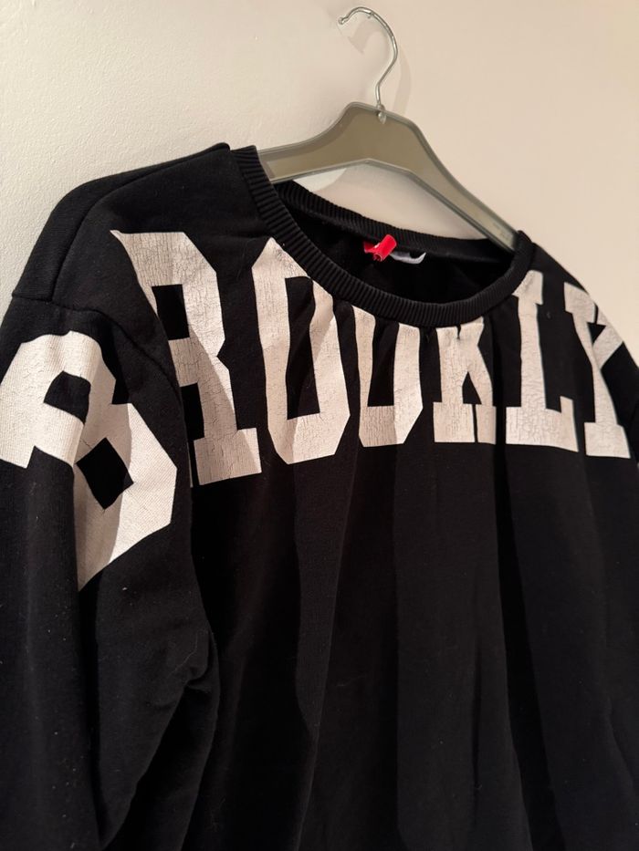 Pull noir avec écriture Brooklyn - H&M - photo numéro 2