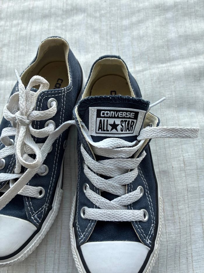 Converse taille basse bleu marine T29 en excellent état - photo numéro 7