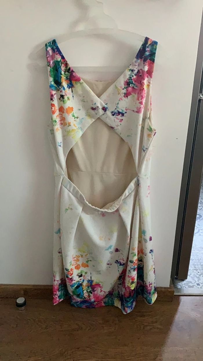 Robe Promod taille 44 blanche multicolore dos nu - photo numéro 2