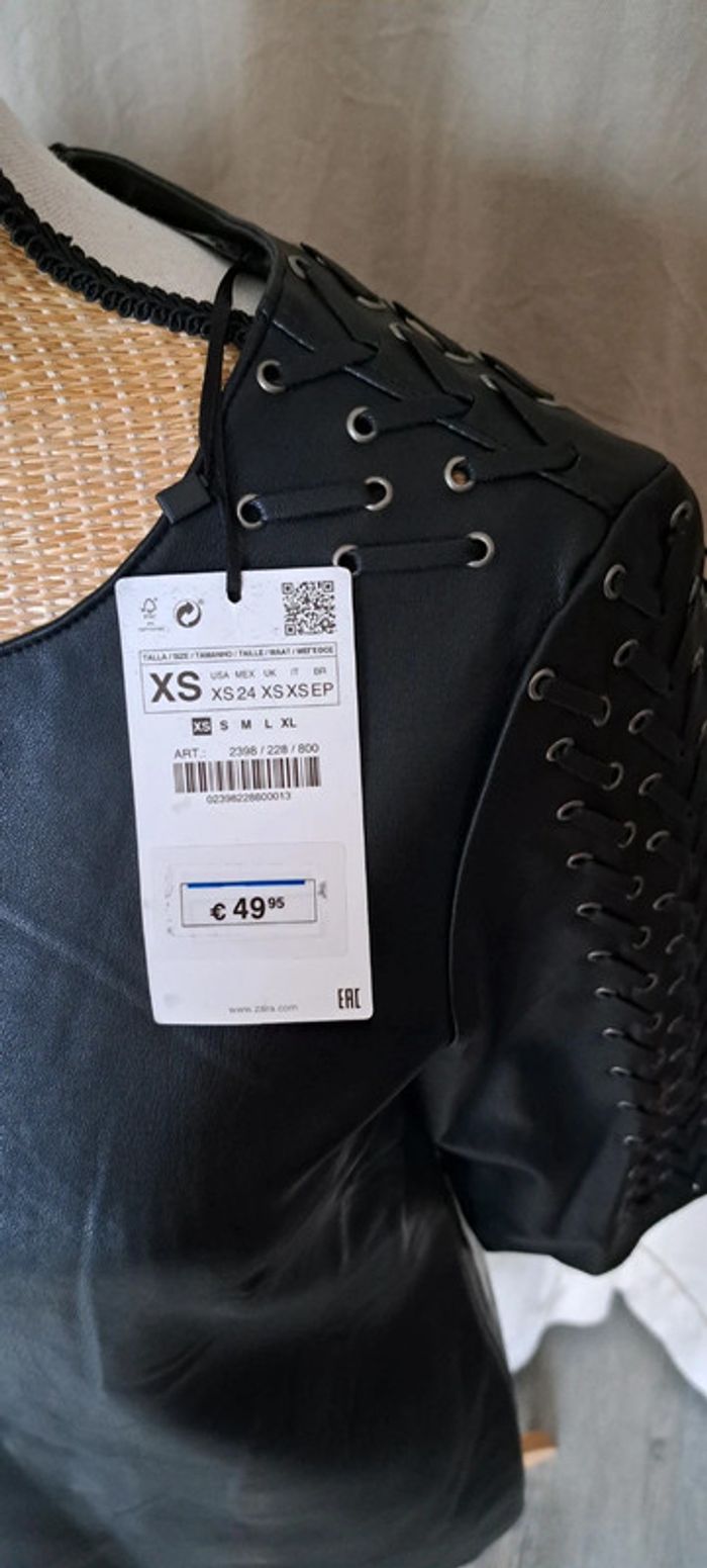 Robe en simili cuir Zara - photo numéro 14