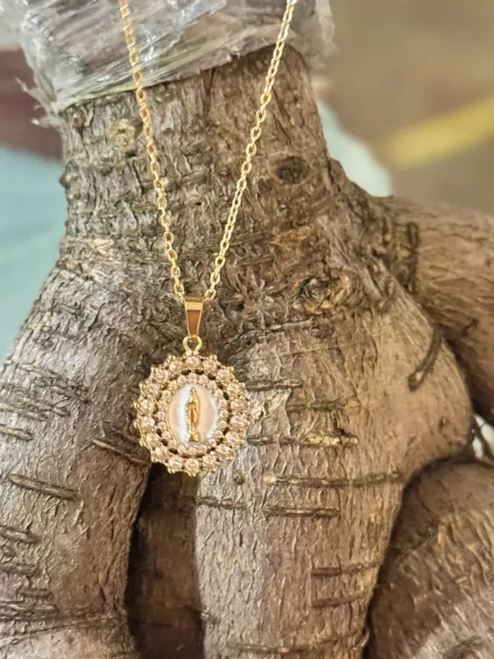 Collier chaîne réglable acier inoxydable or médaille vierge cristaux - photo numéro 3