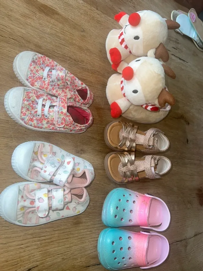 Lot chaussures 22 🍭 - photo numéro 2