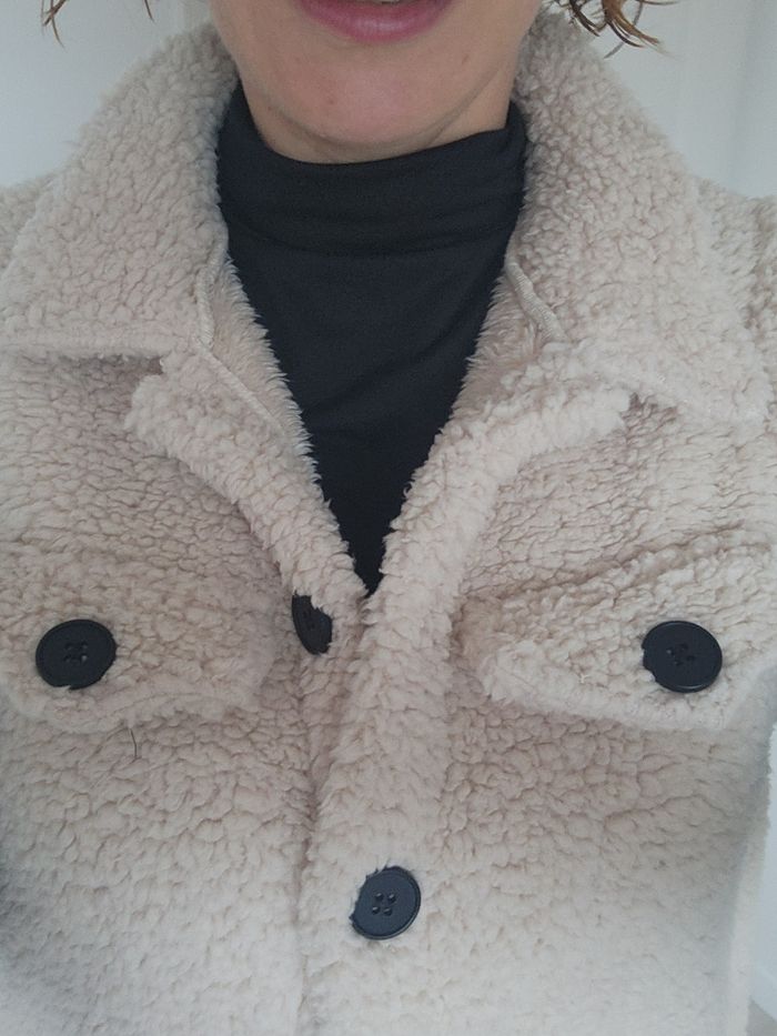 Long gilet sans manches moumoute. - photo numéro 4