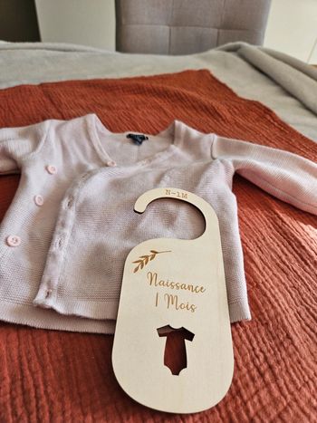 Gilet rose / Taille 1 mois