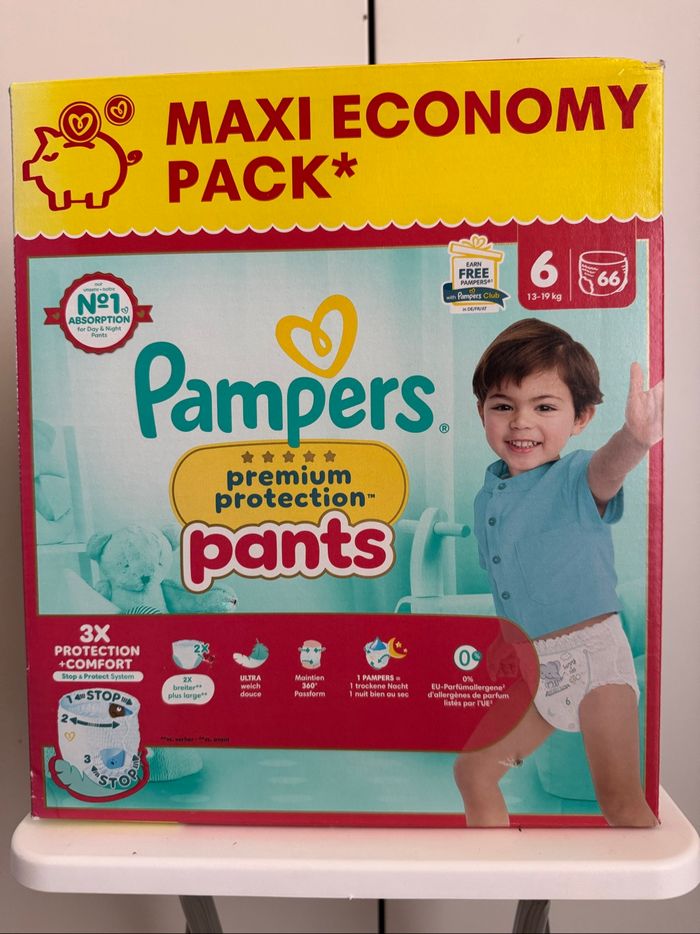 66 couches Pampers premium pants taille 6