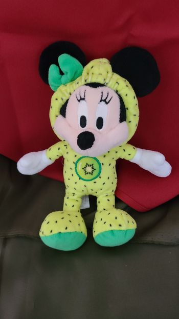 Peluche souris Minnie DISNEY Nicotoy fruit kiwi vert 20 cm