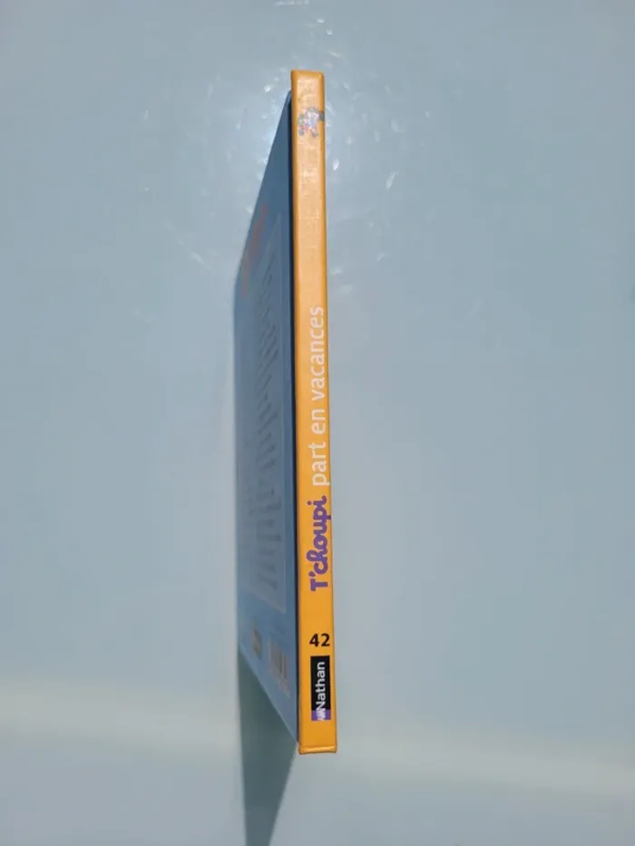 Livre T'choupi, l'ami des petits, tome 42 🧳T'choupi part en vacances 🧳 - photo numéro 3