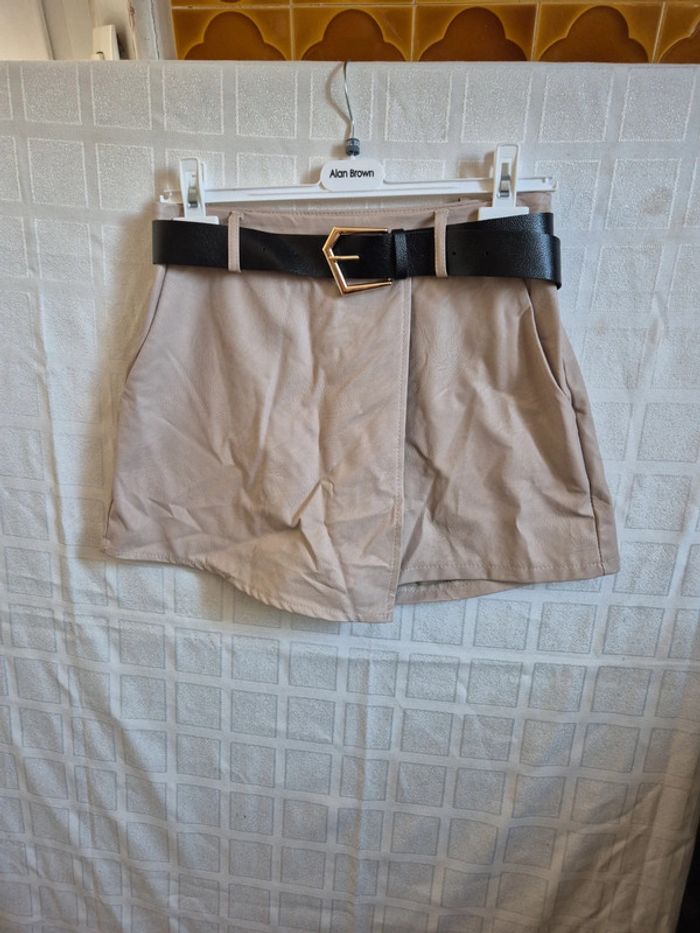 jupe short simili cuir taille 38 - photo numéro 7