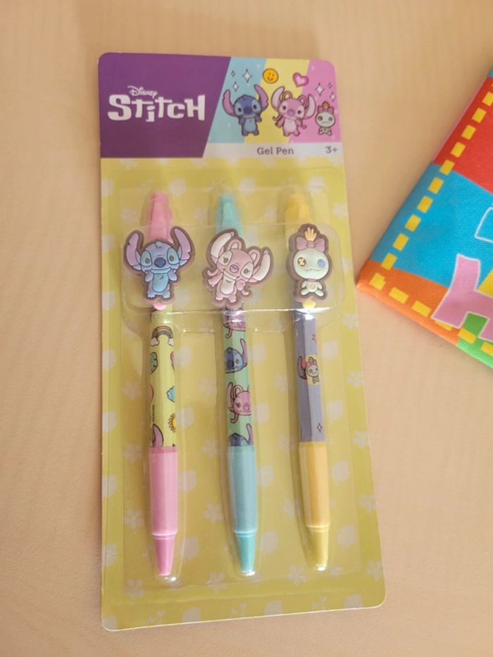 Trousse Stitch + lot stylos Stitch Neuf - photo numéro 2