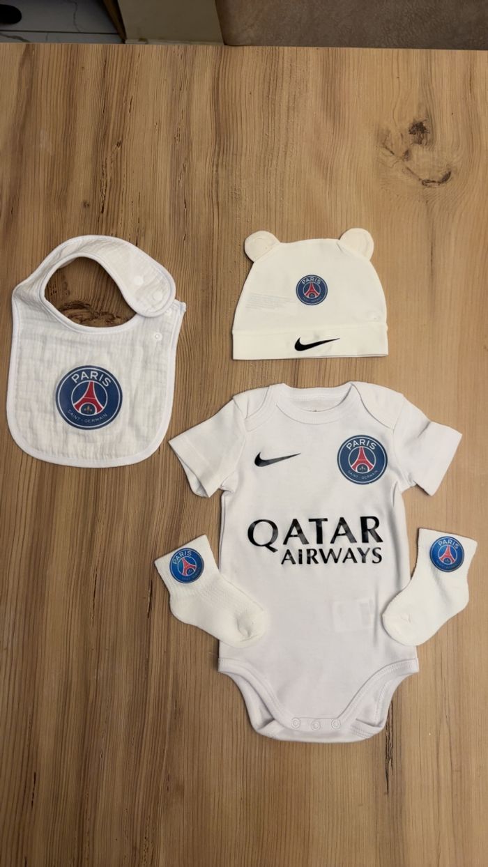 Ensemble cadeau bébé foot paris psg - photo numéro 2