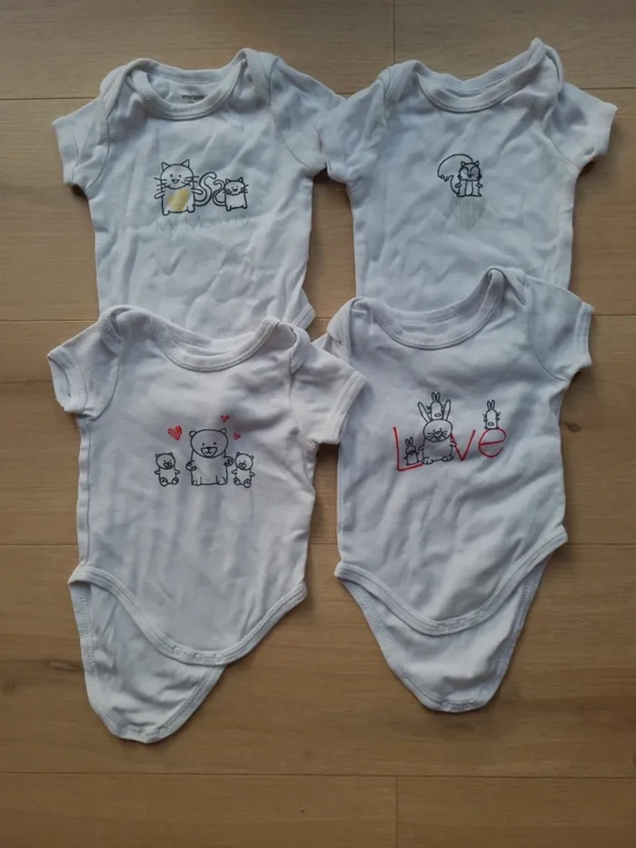 Lot bodys 3 mois - photo numéro 2