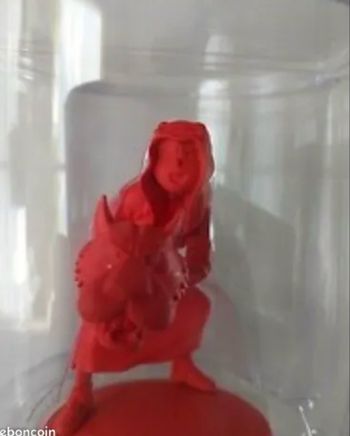 Figurine Tintin Monochrome Abdallah Modèle: Résine, couleur : rouge Abdallah avec la tête du tigre, Neuve