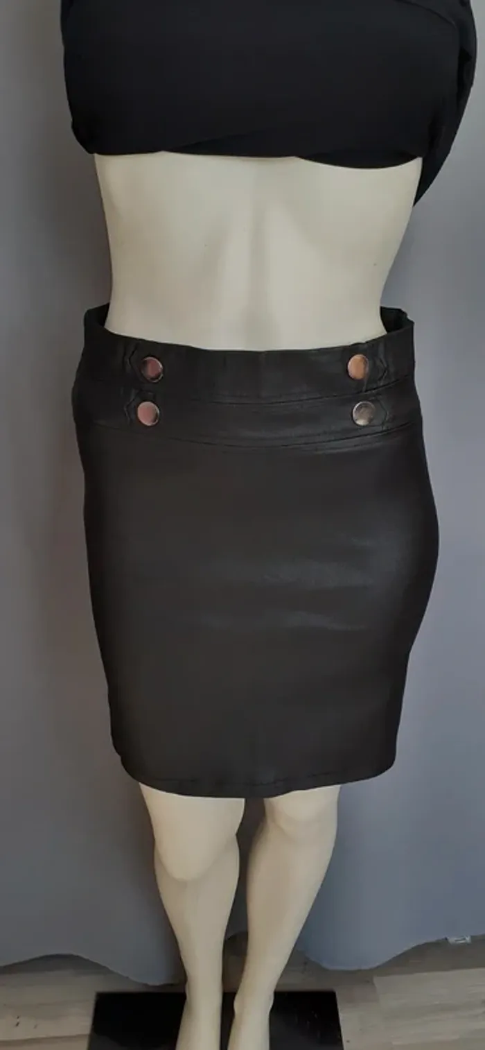 Jolie jupe noire chic