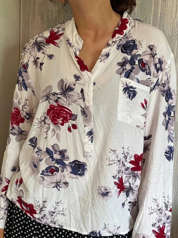 Blouse fleurie taille 44• - photo numéro 2