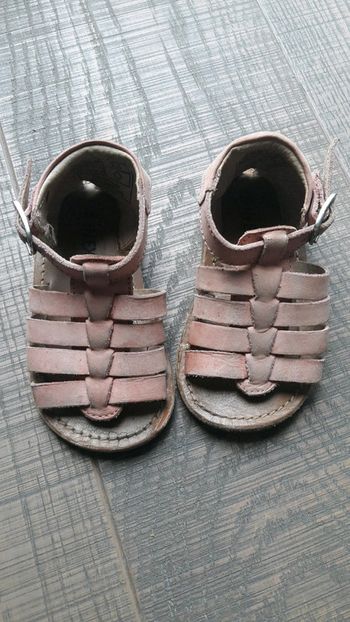 Sandales / Nu-pieds T. 19