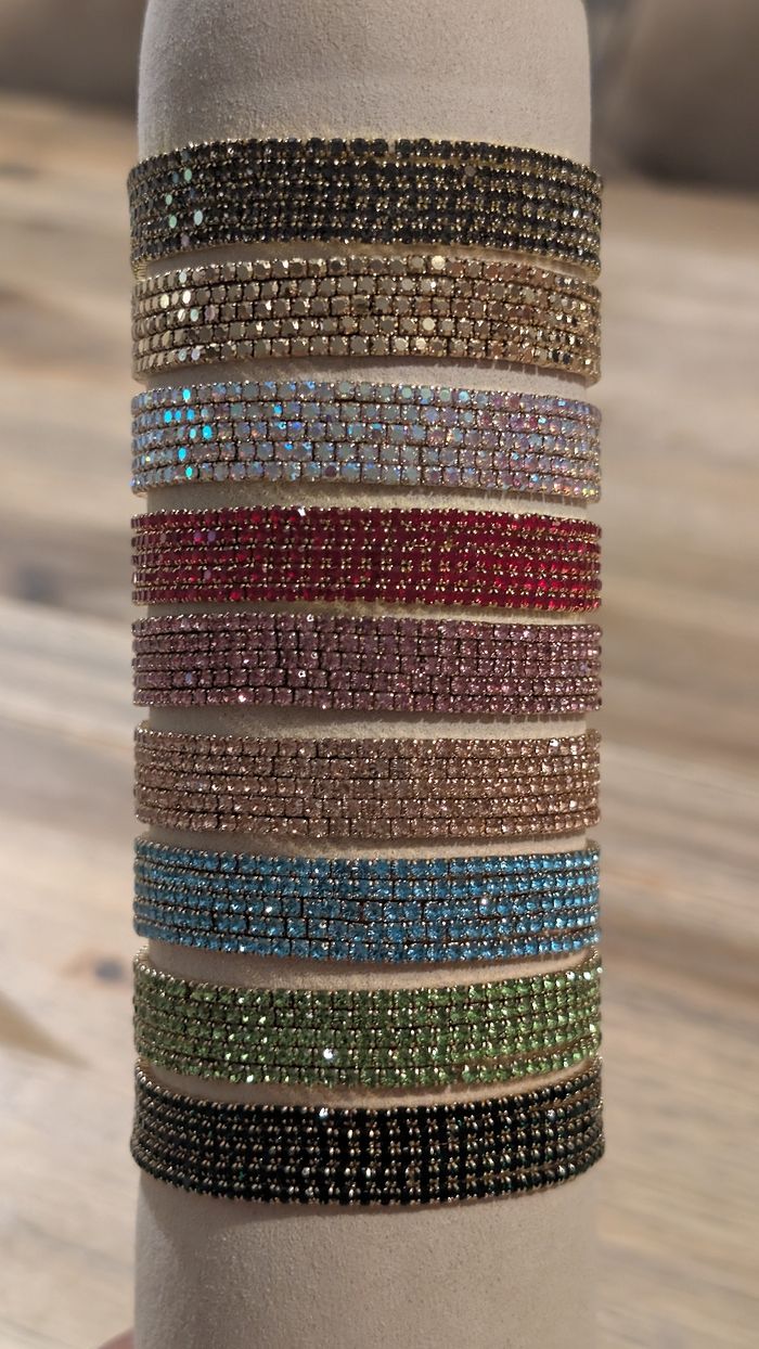 Bracelet doré et strass - photo numéro 2