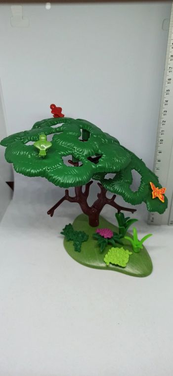 Arbre avec socle herbeux et oiseaux playmobil