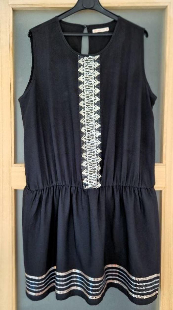 Robe noire à sequin