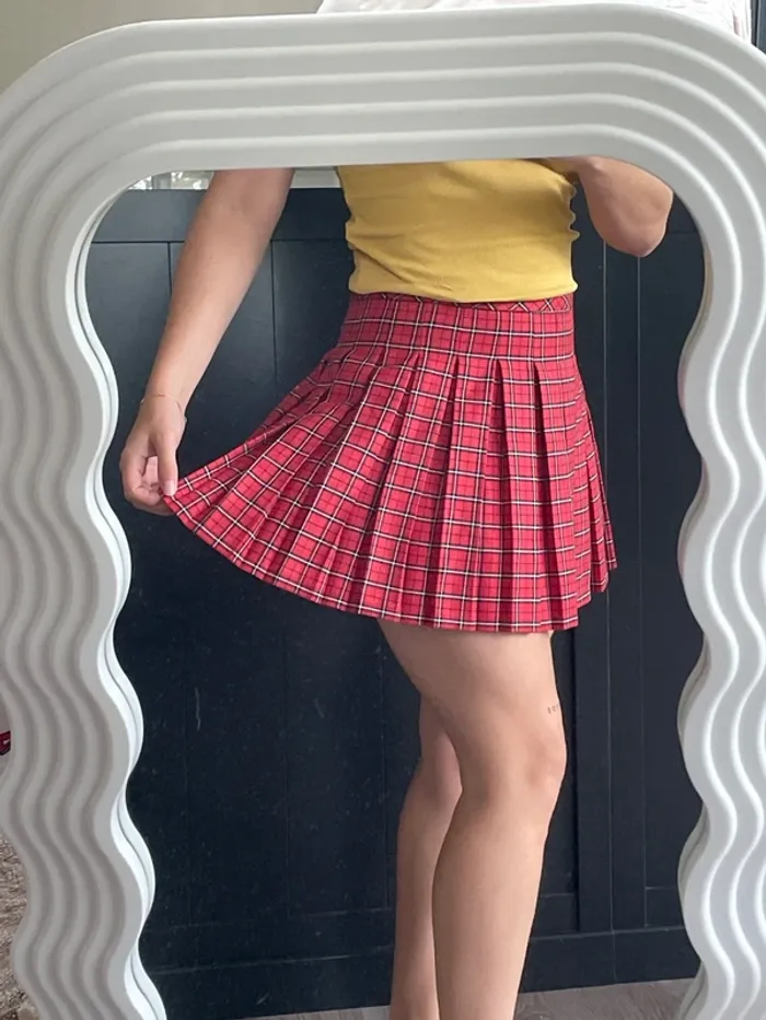 Jupe rouge - photo numéro 3
