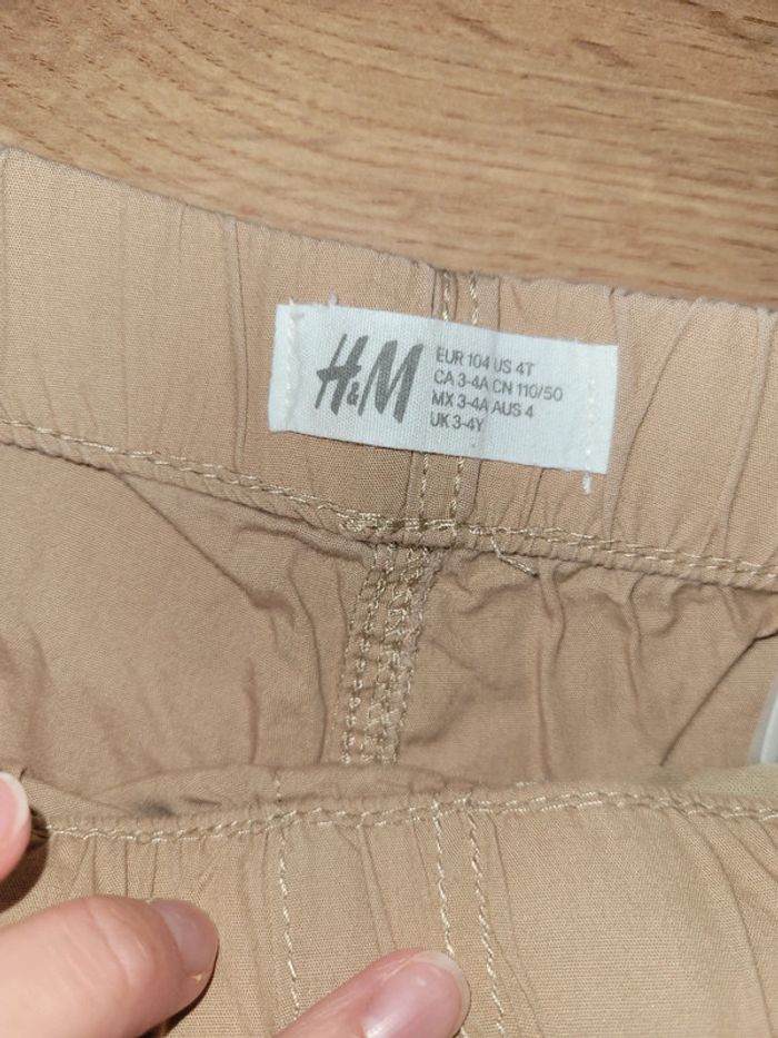 Short fin H&M beige 3 4 ans - photo numéro 2