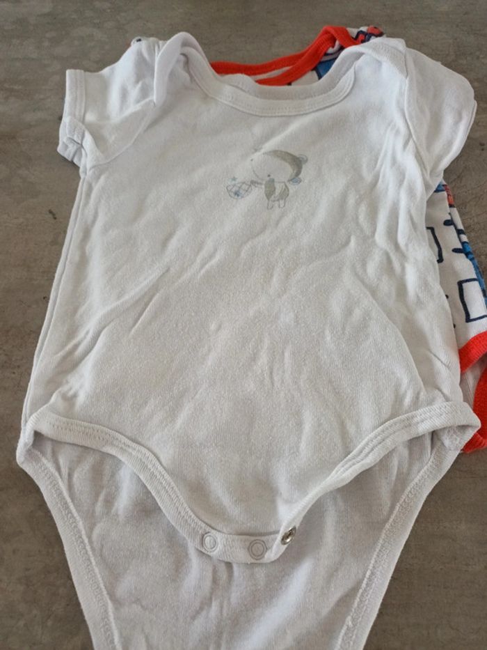 Lot bodies 9mois - photo numéro 7