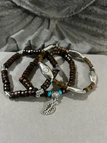 Lot de 3 bracelets ethniques en perles de bois sur fil élastique