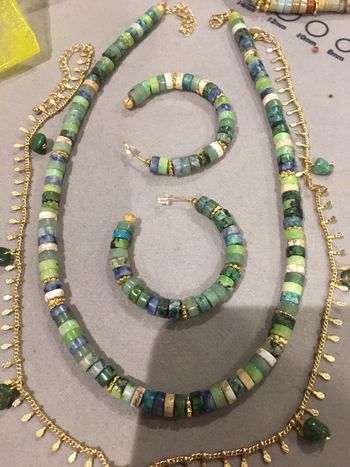 Collier style Josh vert pierres naturelles