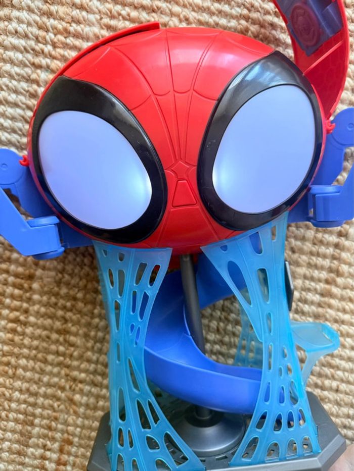 Quartier général de Spidey - photo numéro 3