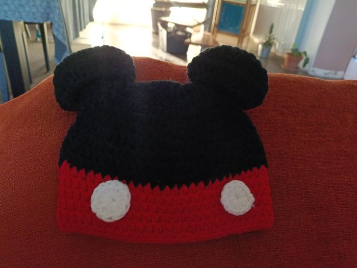 Bonnet bébé au crochet Mickey – Fait main – Taille naissance à 6 mois - photo numéro 2