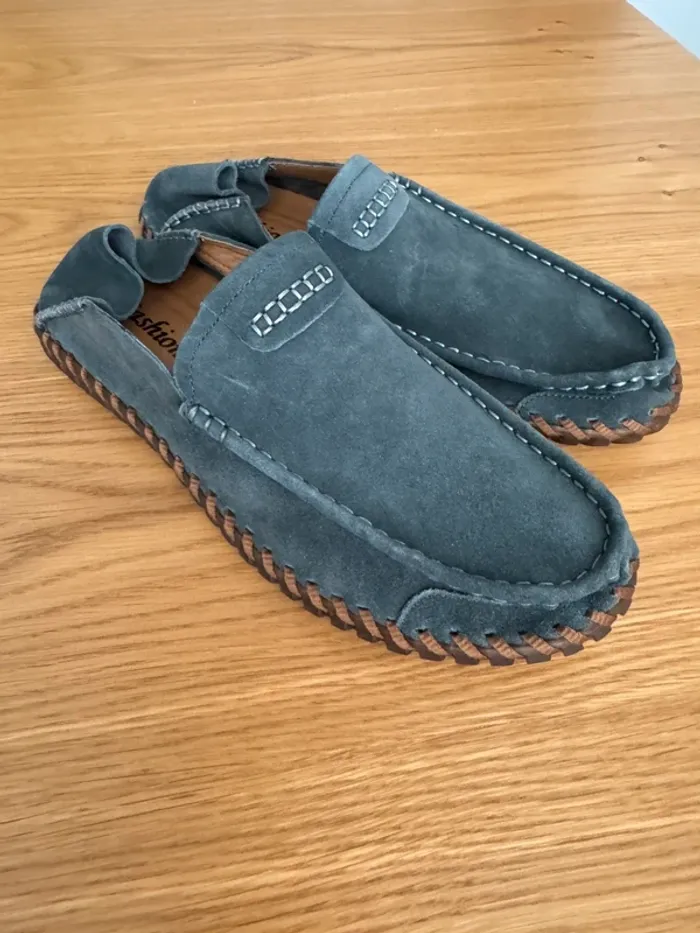 Mocassins légers en cuir vert neuf taille 45