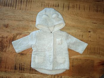 Joli gilet fourré bien chaud 3 mois