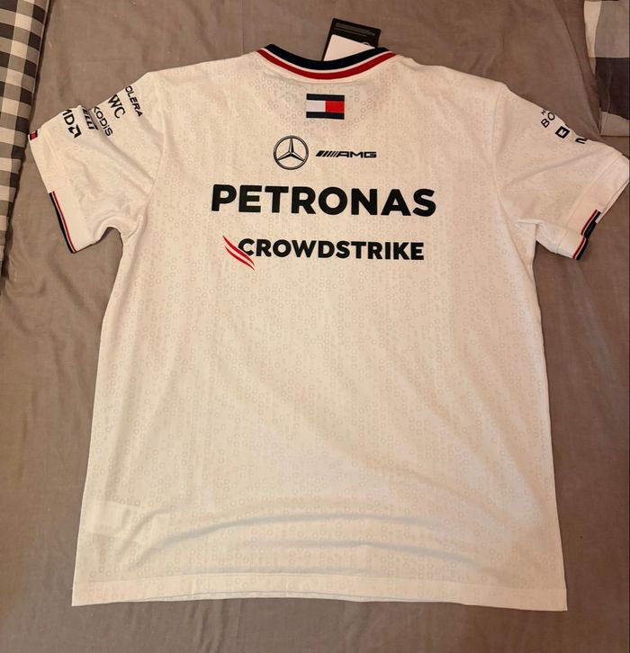 T-shirt Mercedes-AMG Petronas - photo numéro 2