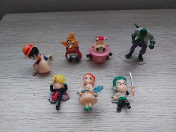 Lot de 7 petites figurines one piece