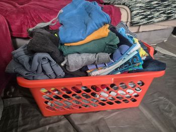 Lot de 65 vêtements garçon 5/6 ans