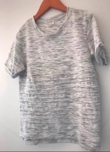garçon tshirt zeeman blanc chiné avec coutures décoratives 134-140 cm