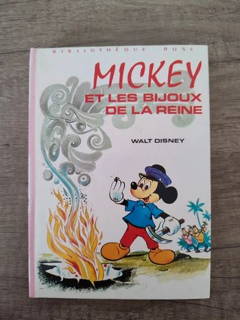 Livre Mickey et les bijoux de la reine Walt Disney bibliothèque rose