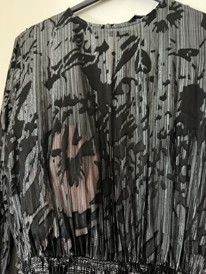 Robe noir et argenté Zara - photo numéro 2