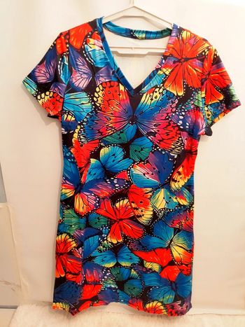 🌸 Superbe robe d'été multicolore à motif papillon ,Taille L ,Neuve 🌸