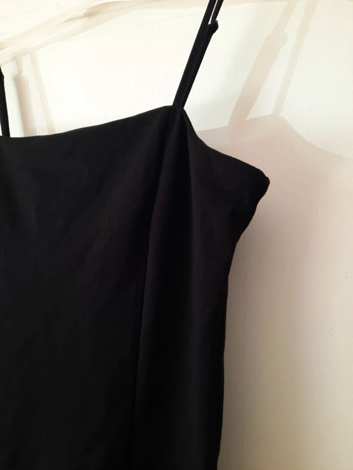 Robe noire simple moulante - photo numéro 3