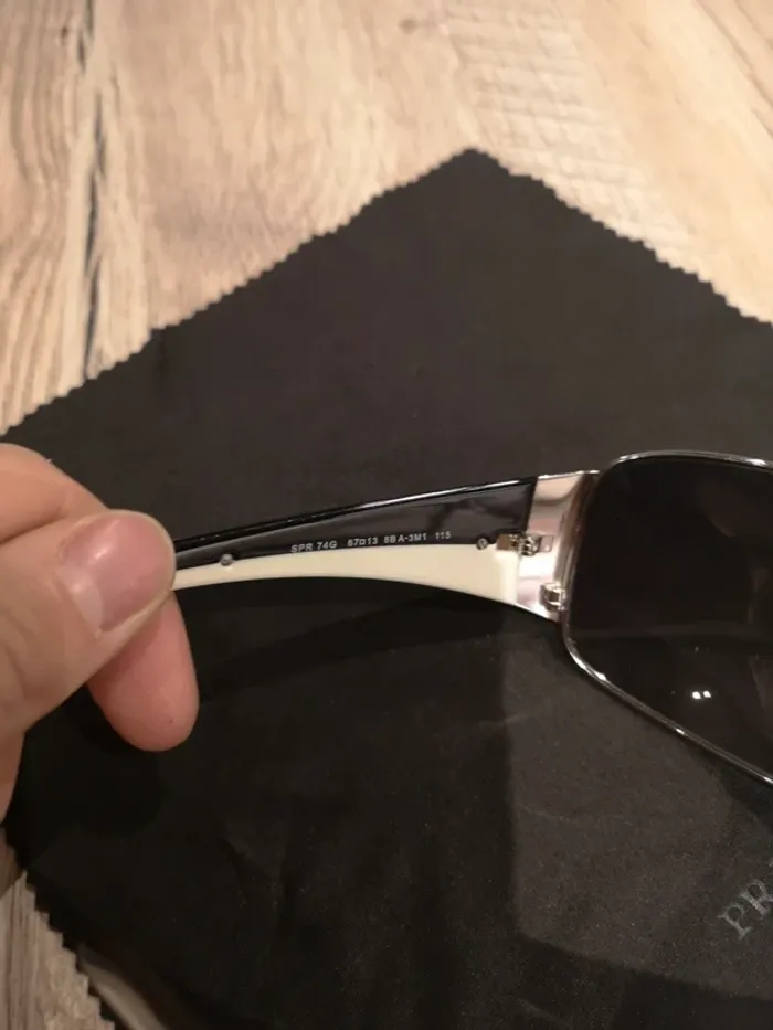 Lunette Prada argenté et branche noir et blanche - photo numéro 5