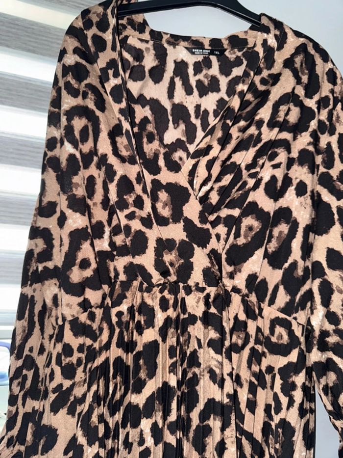 Magnifique robe leopard taille 1xl shein curve - photo numéro 2