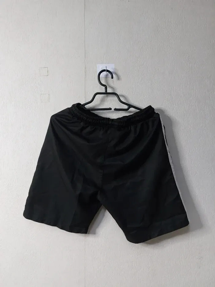 Short noir et blanc "Lacoste" - photo numéro 2