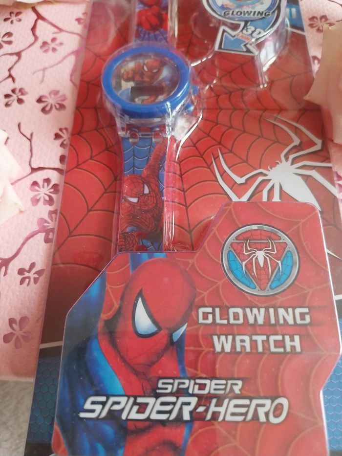 Montre spiderman. Pour garçon - photo numéro 3